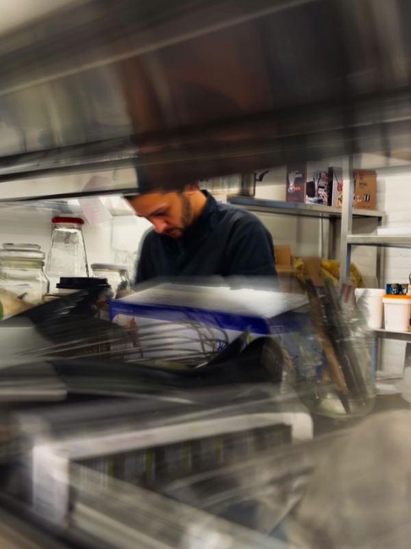 Portrait d'Aymen, pâtissier fondateur de Graine